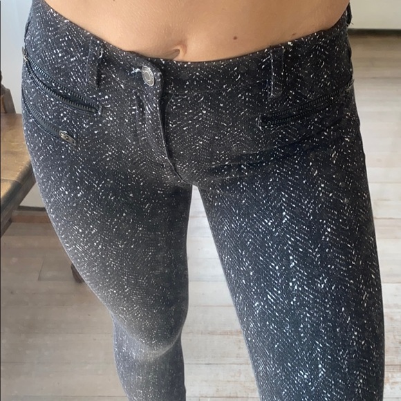 Grey Snakeskin pants - Picture 2 of 3